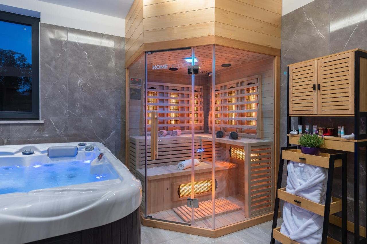 Green Luxury II With Heated Pool, Jacuzzi & Sauna Ruzici  Exterior foto