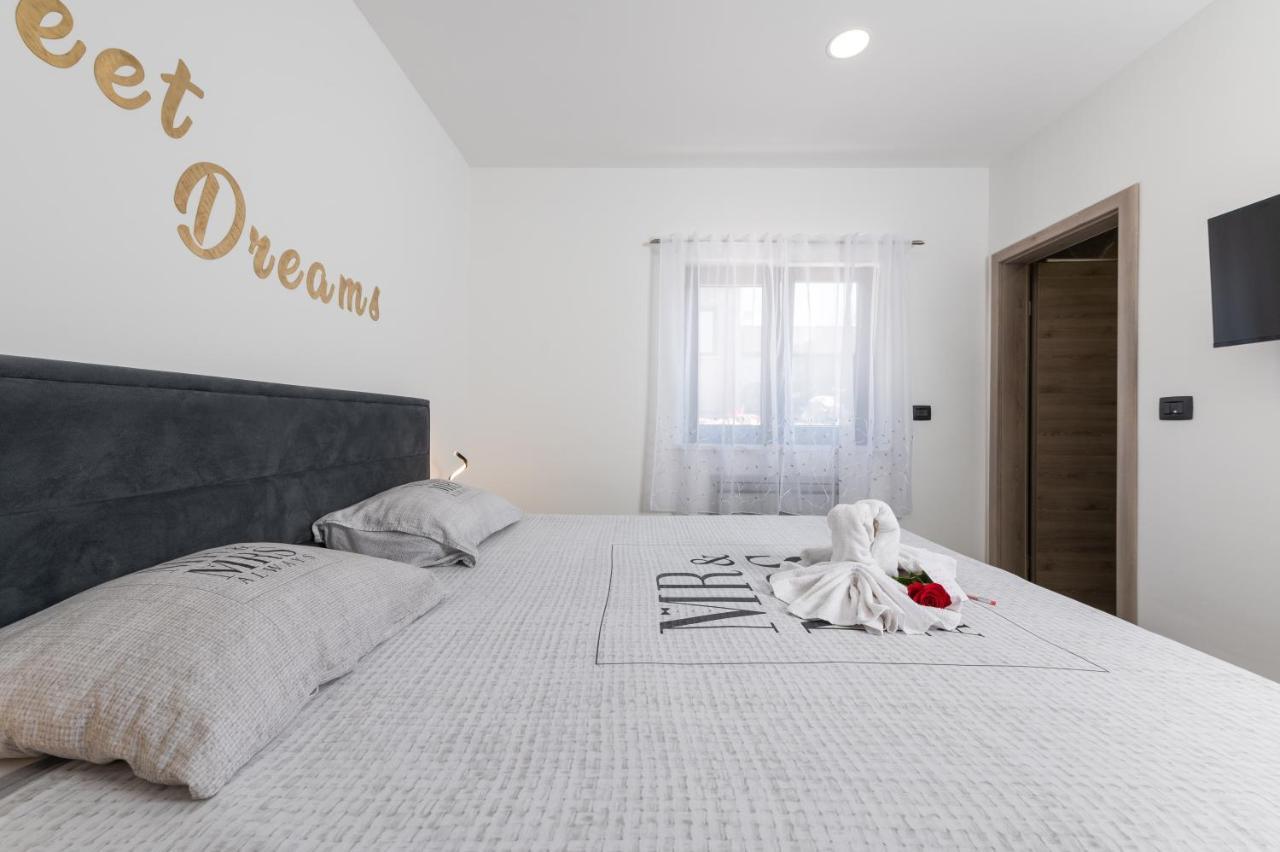Green Luxury II With Heated Pool, Jacuzzi & Sauna Ruzici  Exterior foto